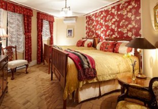 Abigail's Hotel - Rooms and suites are all elegantly decorated in warm, soft colors.  Some have jacuzzis tubs and fireplaces.  Complimentary wireless internet and a lovely happy hour in the early evening....