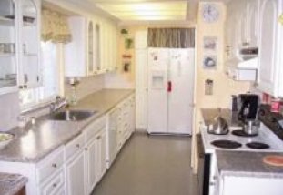Kenmore European Bed and Breakfast - Charming B&B in the Kenmore/Bothell area.  A short drive to Seattle and the ferry docks!